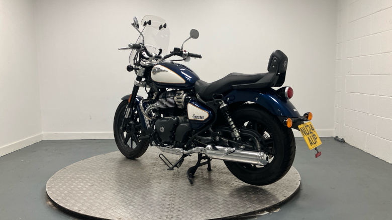 Royal Enfield Super Meteor 650 Top (23MY)